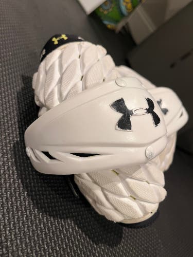 Used Medium/Large Under Armour Arm Pads