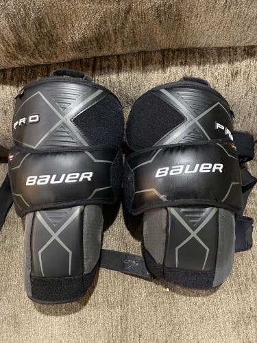 Bauer pro goalie knee guards