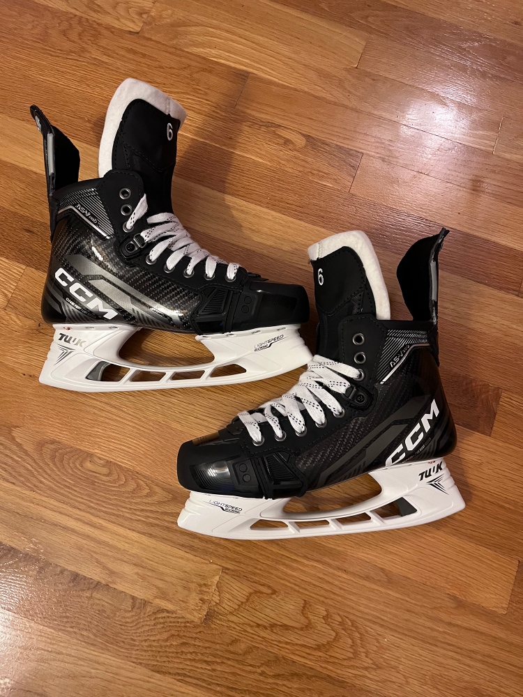 Senior CCM  Pro Stock 7.5 AS-V Pro Hockey Skates
