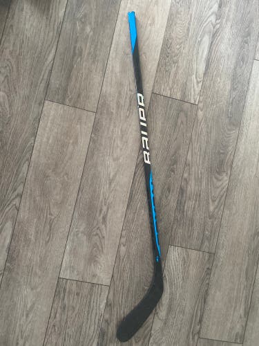 Used Right Handed P28 Nexus Sync Hockey Stick