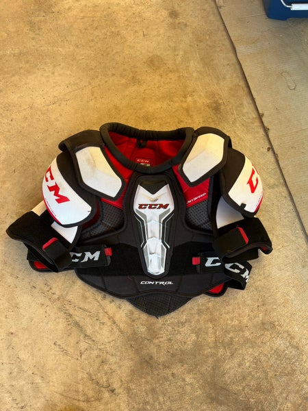 CCM JetSpeed Control shoulder pads