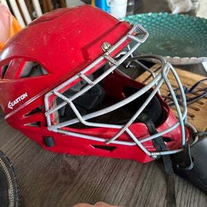 Easton Catcher’s Helmet M-7 Red