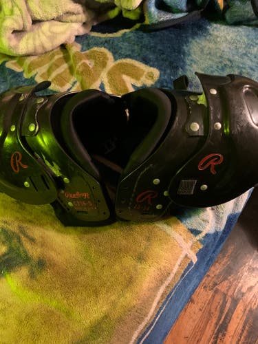 Used Youth Small Rawlings Shoulder Pads