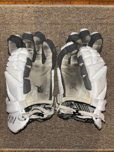 True N1X Temper Lacrosse Gloves