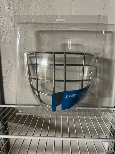 NEW! Bauer Certified Cage (Sr)