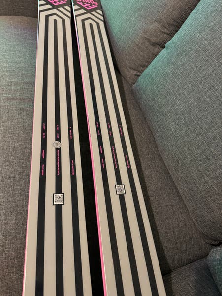 Blackcrows Corvus 188 ツアービンディング Blackcrows Corvus 188 ツアービンディング Black Crows Corvus