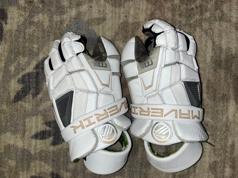 Maverick M5 goalie gloves
