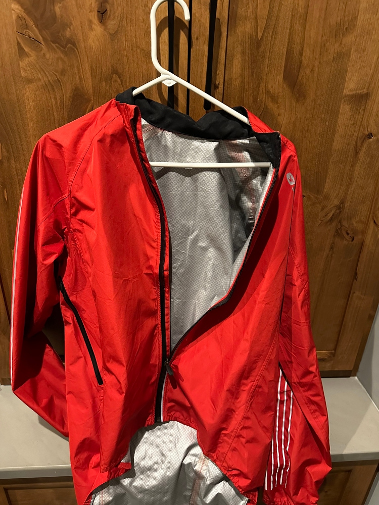 Red Used Medium SUGOI Jacket