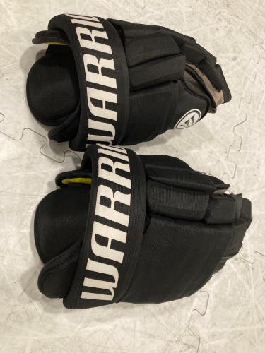 Warrior 13.5" Pro Stock Franchise Gloves Short Cuff Slash Gaurds
