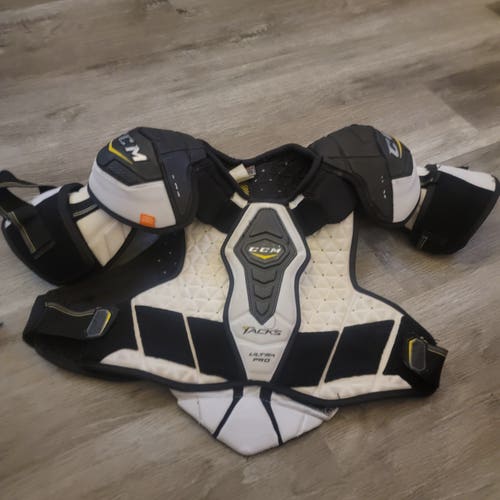 Senior Used Large CCM Ultra Tacks Pro Shoulder Pads