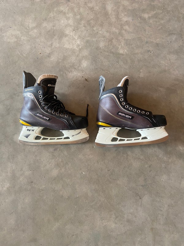 Used Bauer Regular Width 8.5 Supreme Hockey Skates