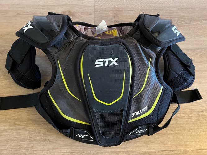 Lacrosse Shoulder Pads STX Stallion 200+ used size Large