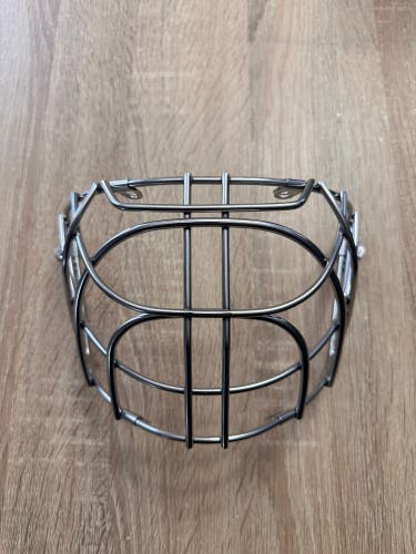Bauer Profile Stainless Steel Certified Cat Eye Cage Like New