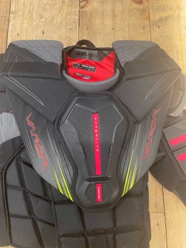 Bauer Vapor Hyperlite 2 Goalie Chest Protector