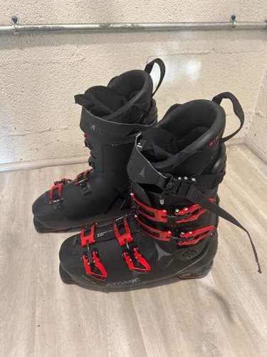 Used Atomic Hawx Magna 130 Ski Boots Stiff Flex
