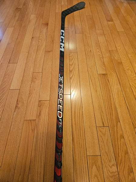 CCM Right Handed JetSpeed FT5 Pro Hockey Stick P28