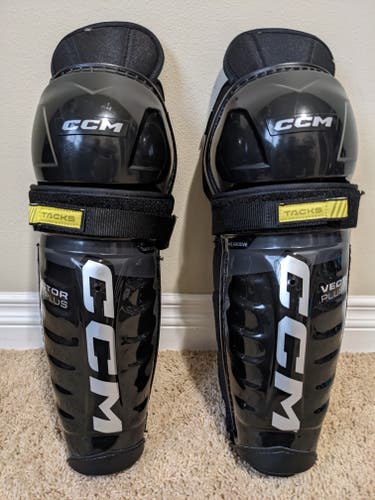 Senior Used CCM Vector plus 14" Shin Pads
