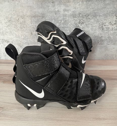 Nike Kids' (2Y) Force Savage Shark 2 Mid Football Cleats ($OBO)
