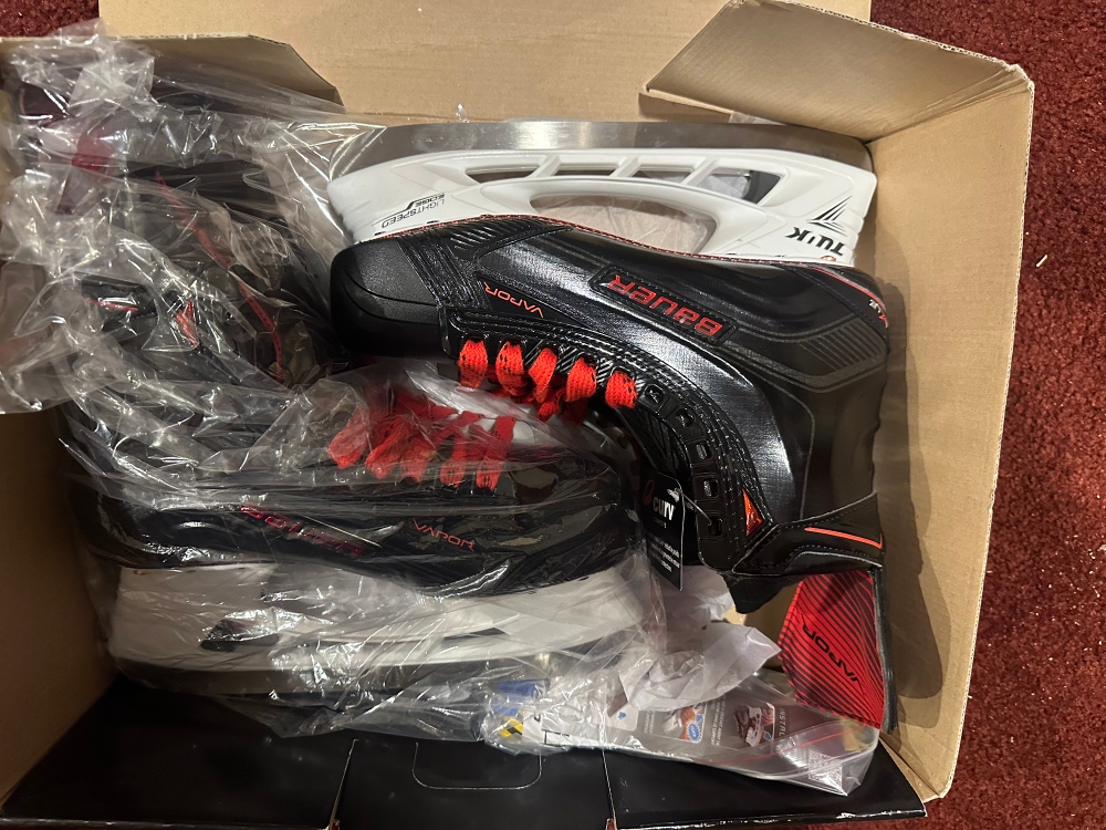 Bauer Vapor 1x - 7.5D Adult - New in Box