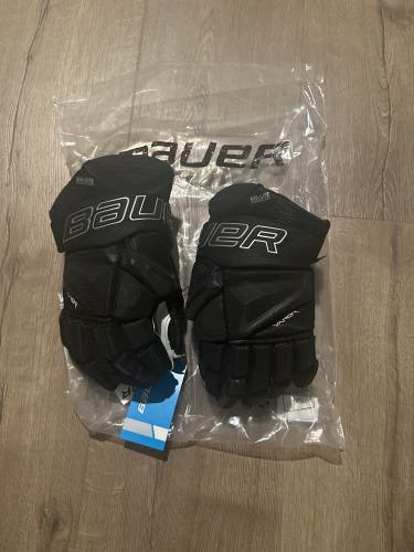 New Bauer 13"  Vapor Hyperlite Gloves
