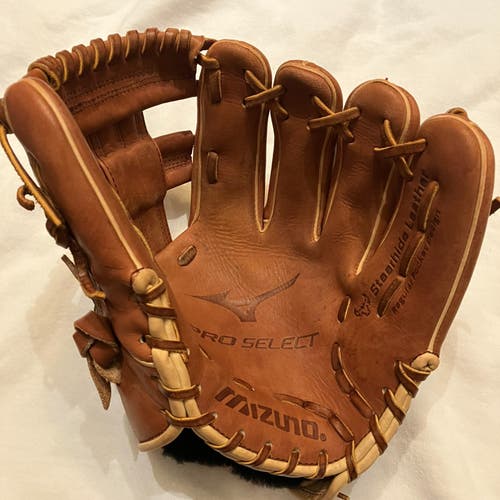 Used Right Hand Throw Mizuno Pro Select Baseball Glove 11.5"
