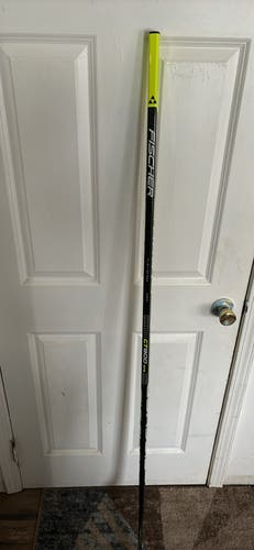 Senior Right Handed P28 CT800 DF2 Hockey Stick