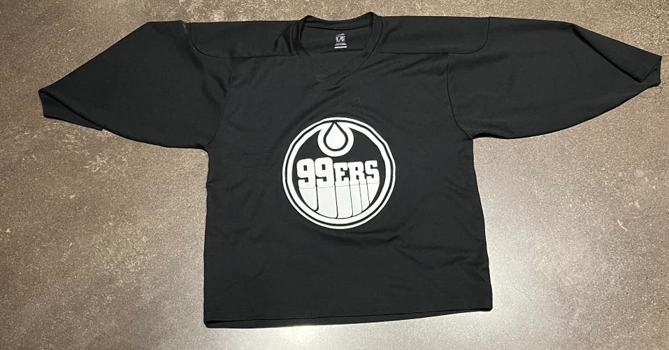 Used Kobe Adult Large Black Practice Jersey (Check Description)