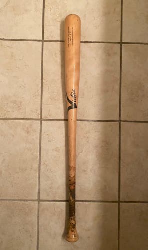 VICTUS MH17 BAT SIZE 33 Inch