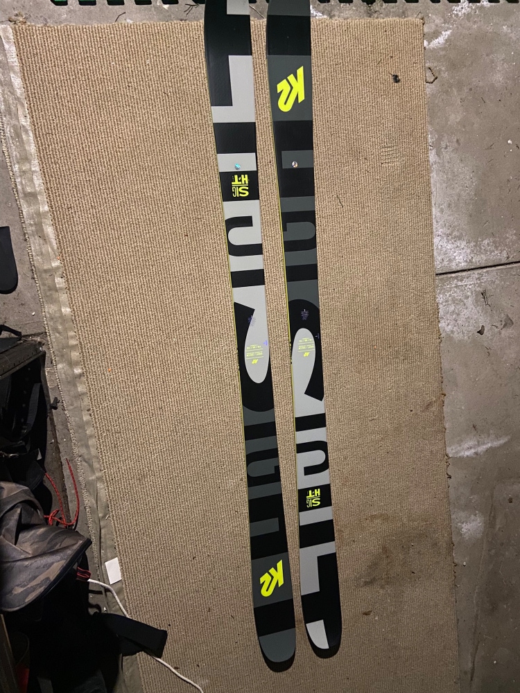 New 169 cm Sight Skis
