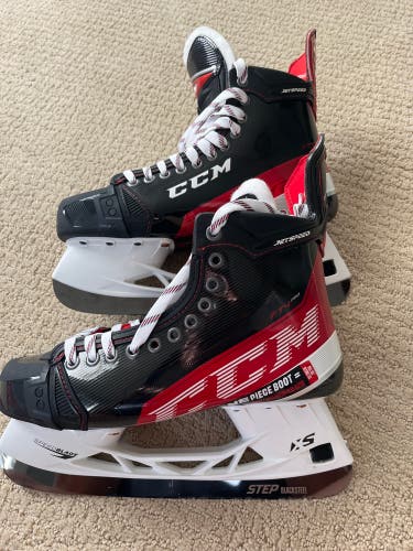 CCM Jetspeed FT4 Pro Skates Size 9 Regular New!