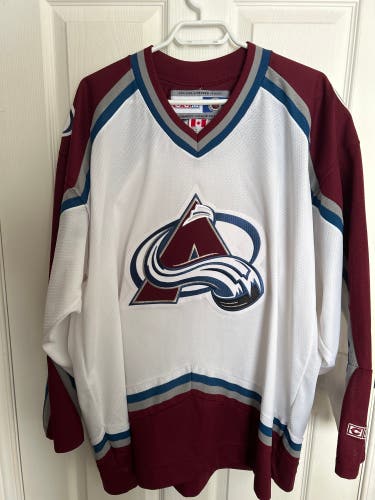 Colorado Avalanche CCM White XL Jersey