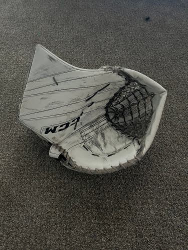 Used Regular CCM EFlex 5 Pro Stock Goalie Glove