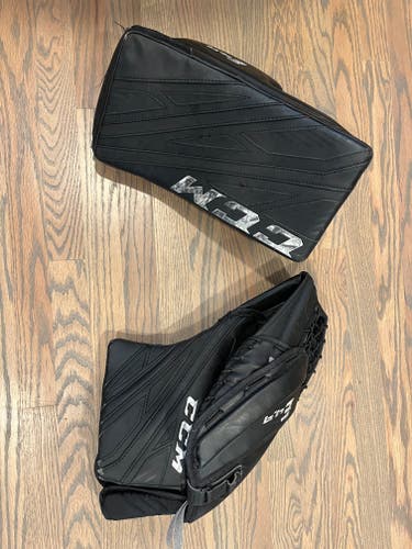Used CCM Regular Eflex 4.9 Blocker and Glove