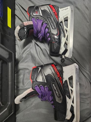 Junior Used Bauer Vapor X2.7 Hockey Goalie Skates Regular Width Size 1