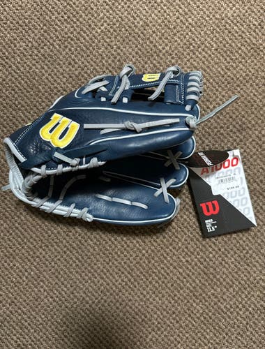 New 2024 Wilson A1000 (RHT) DP15 11.5” Youth Baseball Glove | Free Shipping