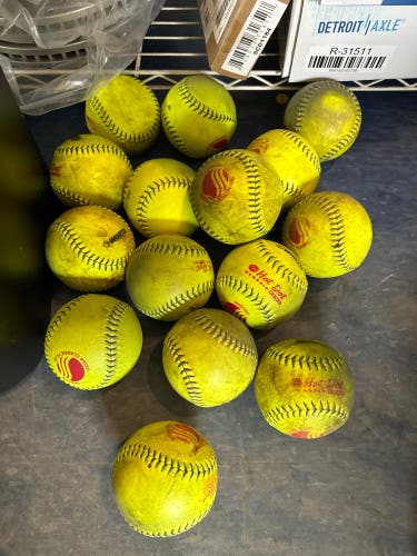 Worth 12" USSSA Hot Dot Slowpitch Softballs UHD12SY