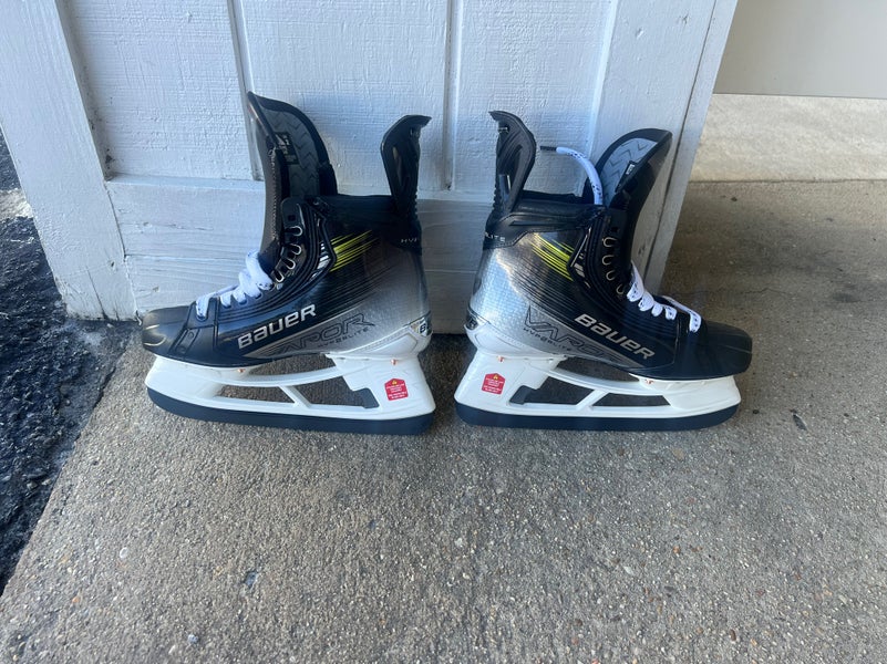 New Bauer 8 Vapor Hyperlite 2 Hockey Skates