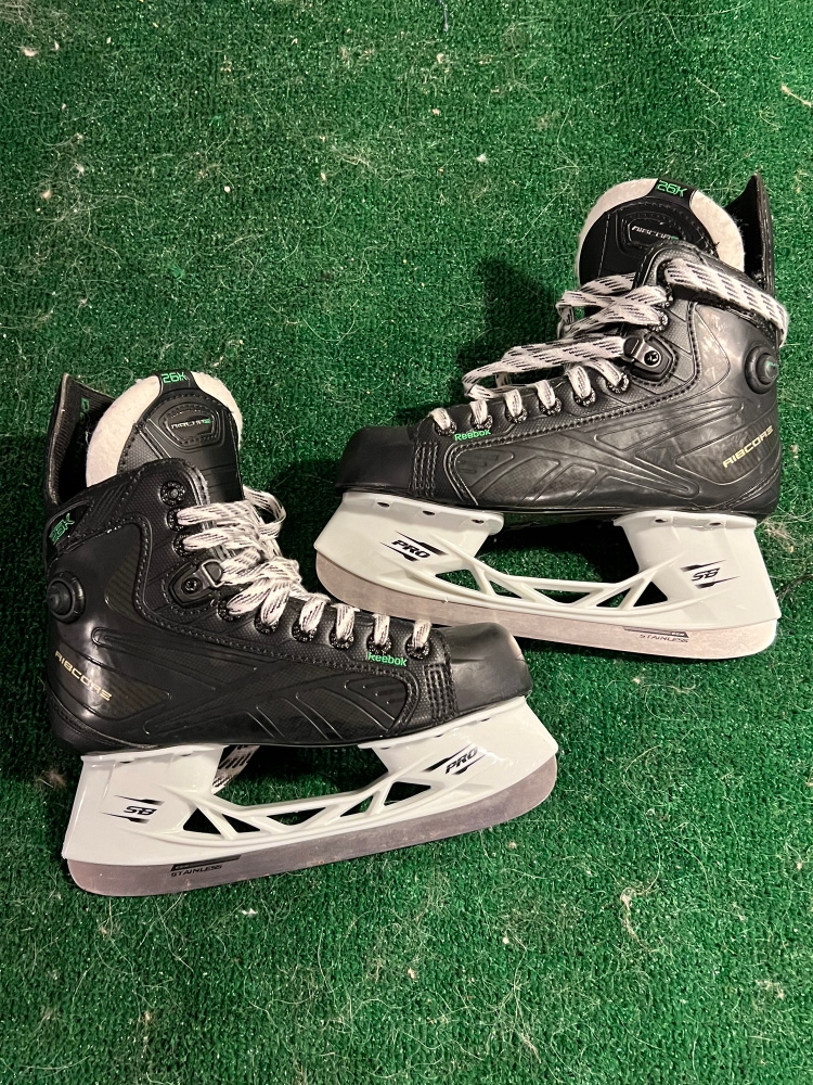 Int. CCM RibCor 26k Hockey Skates 4.0