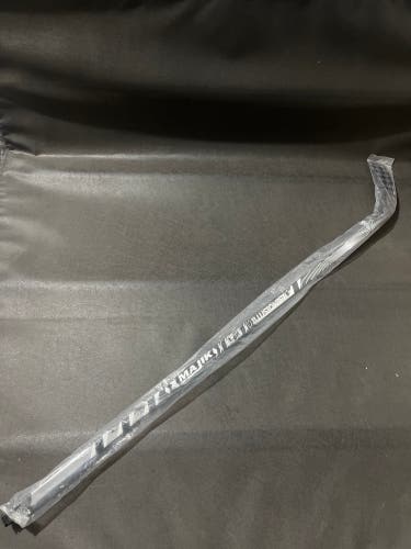New Right Handed P88 Illusionist Hockey Stick
