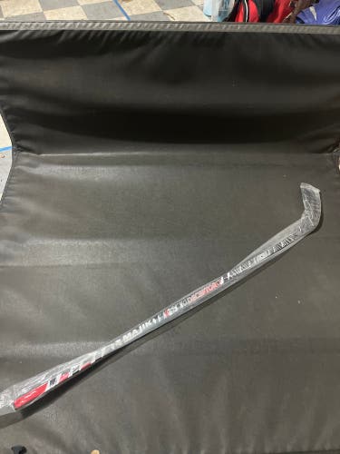 New Right Handed P88 Deceptor Hockey Stick
