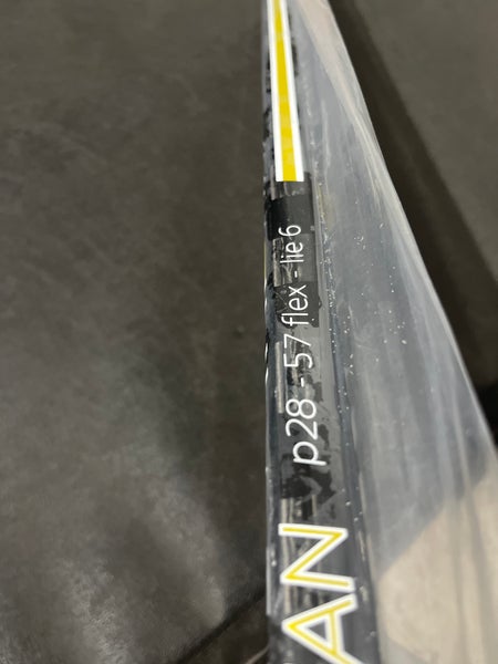 New Right Handed P28 Magician Hockey Stick