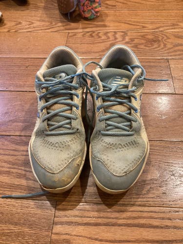 New Balance size 10 metal baseball cleats.