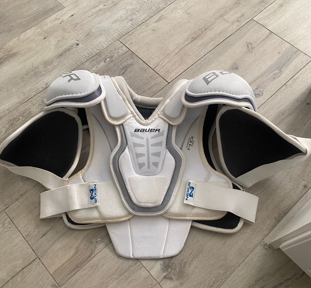 Used Small Bauer Nexus 600 Shoulder Pads