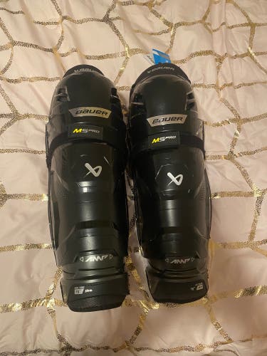 New Bauer 15"  Supreme M5 Pro Shin Pads