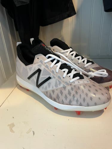 White Adult Size 9.5 (Women's 10.5) Low Top Compv1