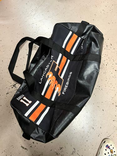 Team issue Junior size hockey bag