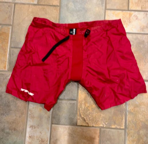 Red Used Large Tackla Pant Shell