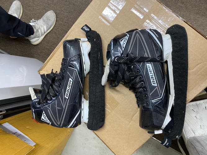 Used Bauer Regular Width 9.5 Supreme S170 Hockey Goalie Skates