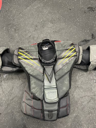 Used Medium Bauer Hyperlite Goalie Chest Protector