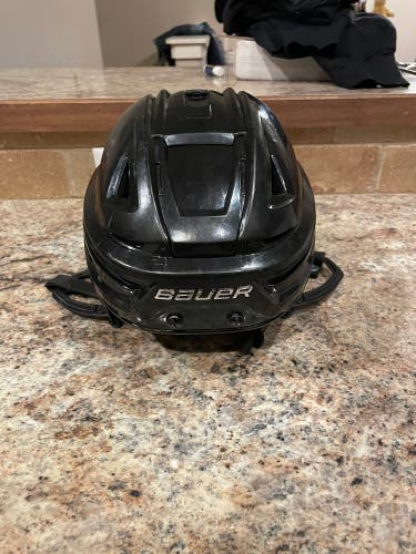 Used Small Bauer Re-Akt 150 Helmet